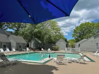 Sleeps 6 @ New Seabury w/ Pool - All Season Modern Condo!