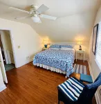 Centrally located in town Classic Beach Cottage