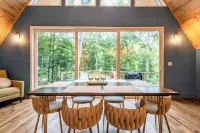 Modern A-Frame ~ Creeks & River Nearby ~ 8 Miles from Downtown Chattanooga