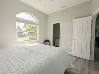Beautiful Family Home in the Heart of Pinecraft! 퍼블릭 비치 액세스 9 주변 호텔