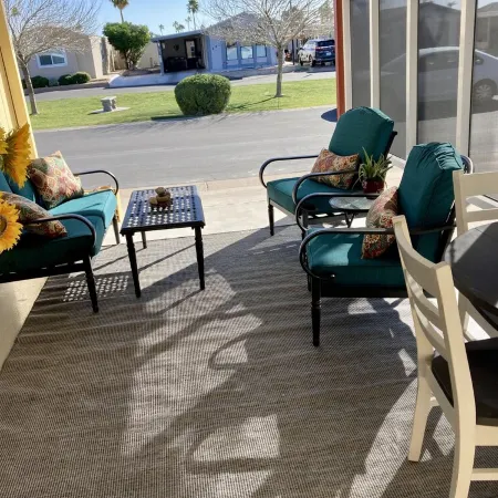 Snowbirds! Age 55+ Gated community. Pool. Jacuzzi. Pickle Ball