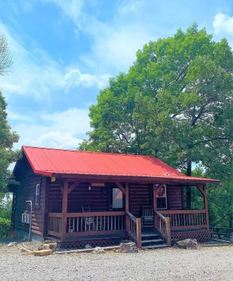Romantic Cabin with Jacuzzi Tub. Ride-in Access to Wolf Pen Gap ATV trails