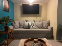 Cozy 1 bedroom cottage walking distance to Lake Michigan & downtown!