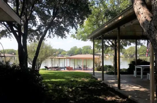 Firefly Cottage - Lakefront Cottage with Huge Dock on Quiet Cove