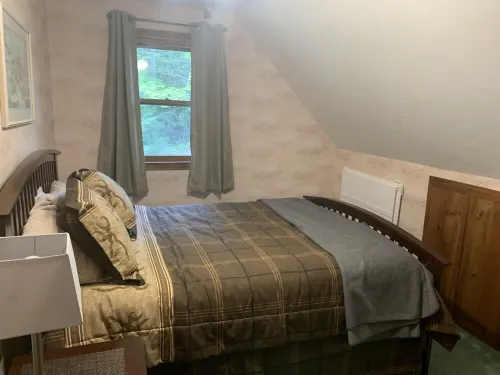 Highland Lake Waterfront home perfect for family, fun, outdoors, and S’Mores! - 2-Star