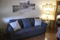 Newly Remodeled 1 Bedroom, 1 Bath Suite with Grill Close to the Villages