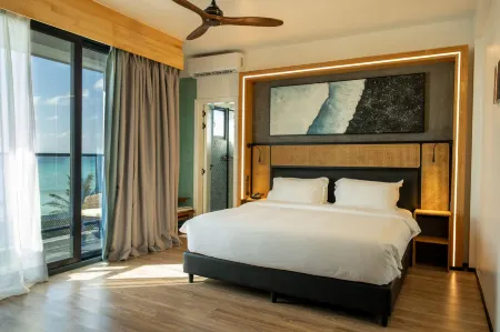 Athiri Residence Отели рядом с достопримечательностью «Meeru Island Resort and Spa»