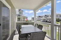 Oceanview 4 Houses to Beach!  6 Beach Passes, Chairs, Towels, Umbrellas Included