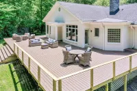 Modern farmhouse in the Woods with Amazing Views and Nature