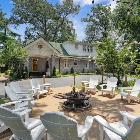 "Luxurious Retreat for Families, Couples & Work Getaways Cozy Oasis of Elegance!