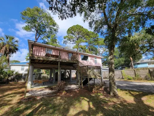 Tybee Pink House (Military & Veteran Discount)