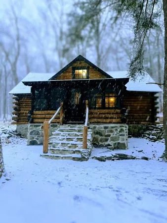 Modern Luxury Meets Rustic Charm - Cozy Log Cabin