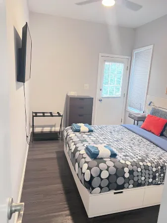 Home away from Home in Livingston NJ Отели рядом с достопримечательностью «Crown Plaza»