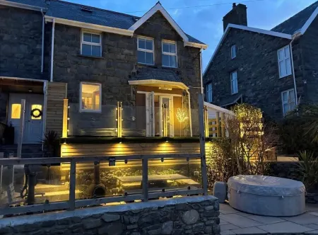 Be whisked away this winter to the coziest seaside snug.