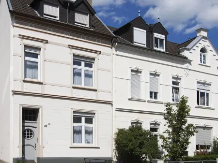 Vacation apartment Ahr-Flair Отели в г. Бад-Нойенар-Арвайлер