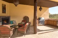 Hacienda de los Arbolitos - *HOT TUB* and Peace