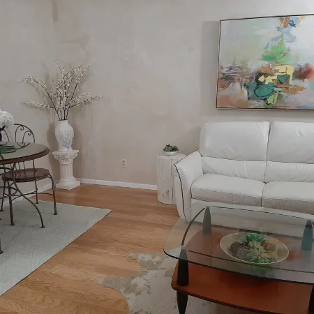 Private Space Near Historic Museum Hill, 1 Bedroom, 1 Bathroom