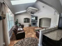 6 Bedroom house on 7 acres