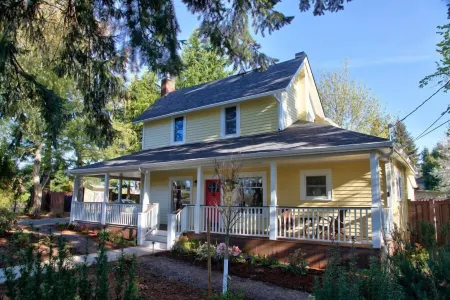 Vintage Luxury Retreat