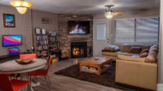 Ski In/Out - 1st floor - clean & cozy "Cinema Condo"