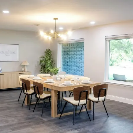Modern & Serene Home in Midland - Fast WiFi, King Beds, RO, Gazebo, & Firepit