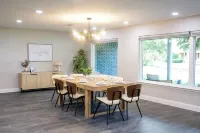 Modern & Serene Home in Midland - Fast WiFi, King Beds, RO, Gazebo, & Firepit