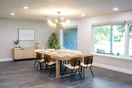 Modern & Serene Home in Midland - Fast WiFi, King Beds, RO, Gazebo, & Firepit