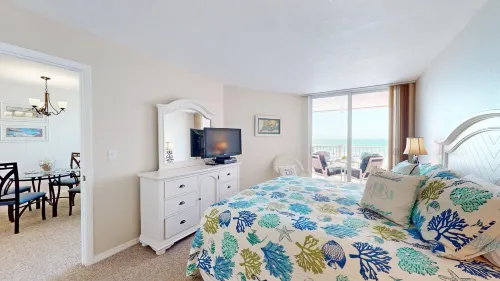 Anna Maria Island Club. Top Floor. Beach Front.