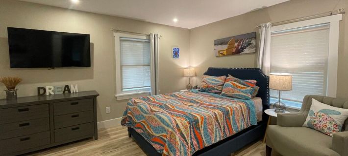 Heated Pool, Outdoor Kitchen,3 blocks from the beach. Hotels in Folly Beach