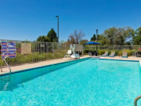 索諾馬縣羅內特公園歡朋套房酒店 索諾馬縣酒店