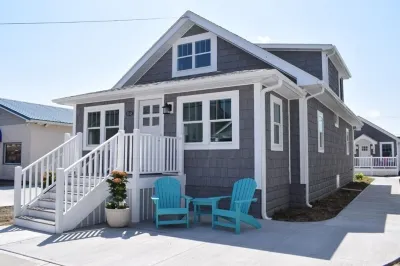 The 3 Sisters - Willow's Bungalow Hotels near Captain Timothy Hill House