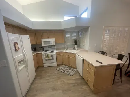 Newly remodeled house - pool and pickleball