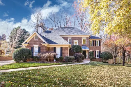 The Greenway House | Modern Lux Home Near Uptown Отели рядом с достопримечательностью «Университет Северная Каролина в Шарлотт»