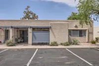 Cool & Comfy Tempe Townhome - Walk to Sloan Park, min to ASU, Town Lake or Mill!