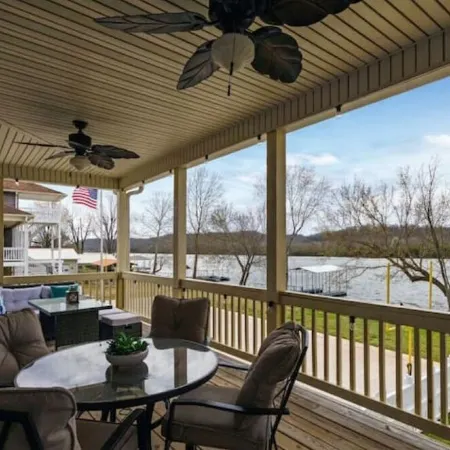 Tranquil waterfront getaway