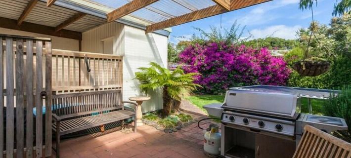 A RIVER BED  COTTAGE - Relax and unwind in this spacious cottage by the river Hotele w: Lorne