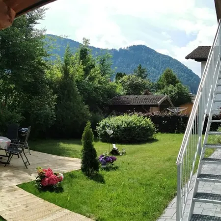 Spacious vacation apartment close to nature