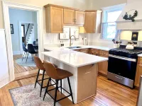 ✧ Bright East Side 4BR ✧ Walk Downtown & Track ✧