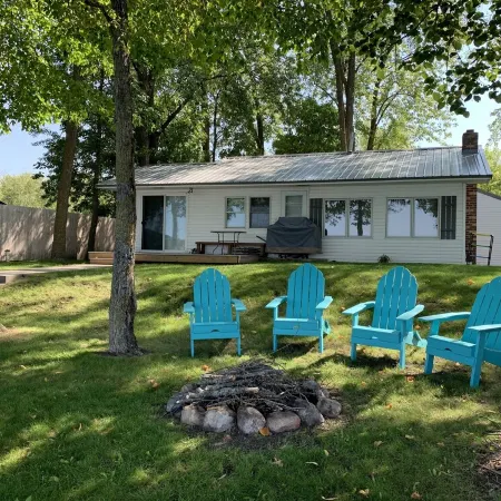 Fish Hook Cabin-Cozy cabin on Lake Osakis with sunsets, fishing & nature abound