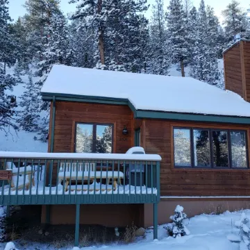 Perfect Family Cabin, Walking Distance to RMNP and the River in Aspen Brook + AC