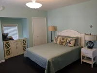 Avenue Side Room at The Copper Trout.