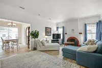 1920's Spanish Revival Home Hotels in Tustin