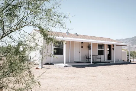 Cozy, quiet getaway in the high desert, 10 miles to Roosevelt Lake Отели в г. Тонто Бейсин