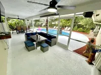 10 mins to Beach, 4 BD, Heated pool, 15 mins to Boynton Downtown