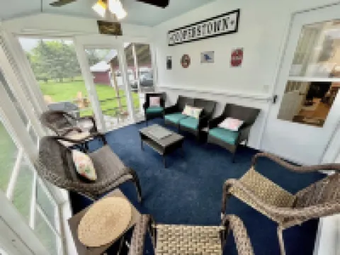 5 Bedroom Home Near Cooperstown, Dreams Park & All Star Village. Sleeps 13. Hotels in Hartwick