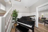 NEW LISTING ! NEWLY REMODELED HISTORIC HOME NEAR DOWNTOWN!