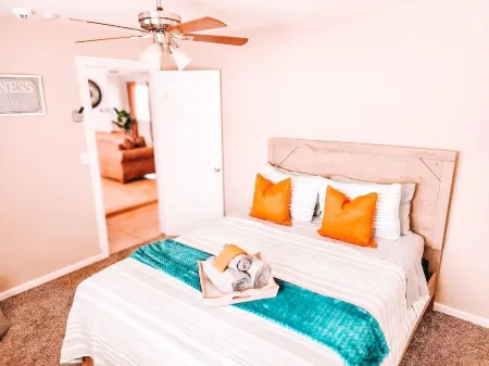 Glendale Heated Pool Pet Friendly