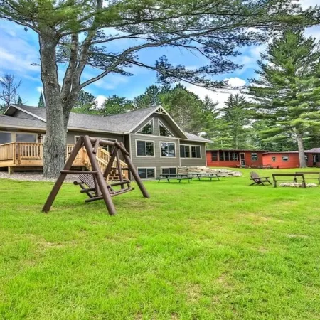 Whitetail Ridge: Lakefront Home, FREE Wi-Fi/Firewood, Generator, No Cleaning Fee