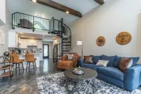 Modern cottage located in the heart of the Bourbon Trail Hotels in Lawrenceburg