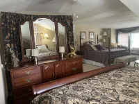 The Eagle's Nest:5 Bed 3BathBeautiful Craftsman Home Hotels in Ashland